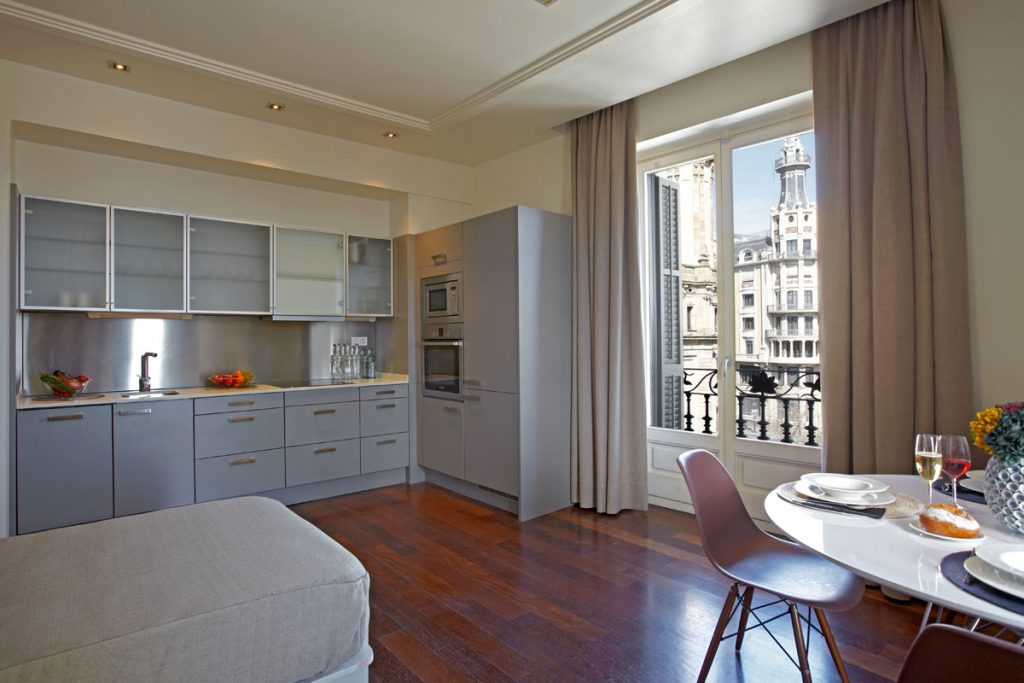 Duquesa Suites is a baby-friendly Barcelona hotel near the Old Port