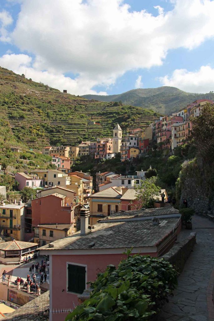 We recommend visiting Manarola, Cinque Terre with a toddler or baby early in the morning while the streets are less busy