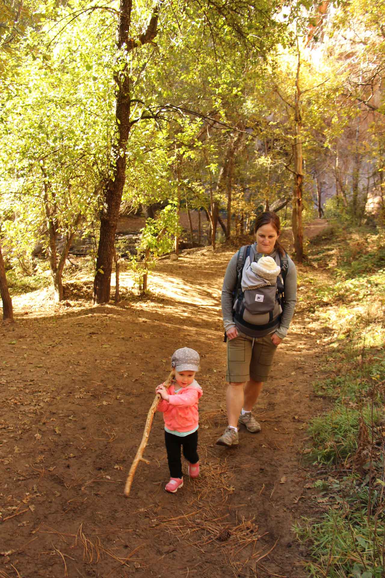 kid friendly hikes in sedona, arizona -the West Fork Hike in the Red Rock Secret Mountain Wilderness
