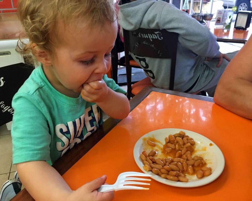 how to safely feed a toddler in Mexico