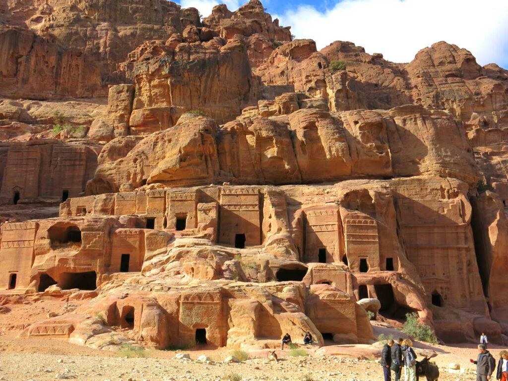 what is there to see at Petra? Nabataean caves are very interesting