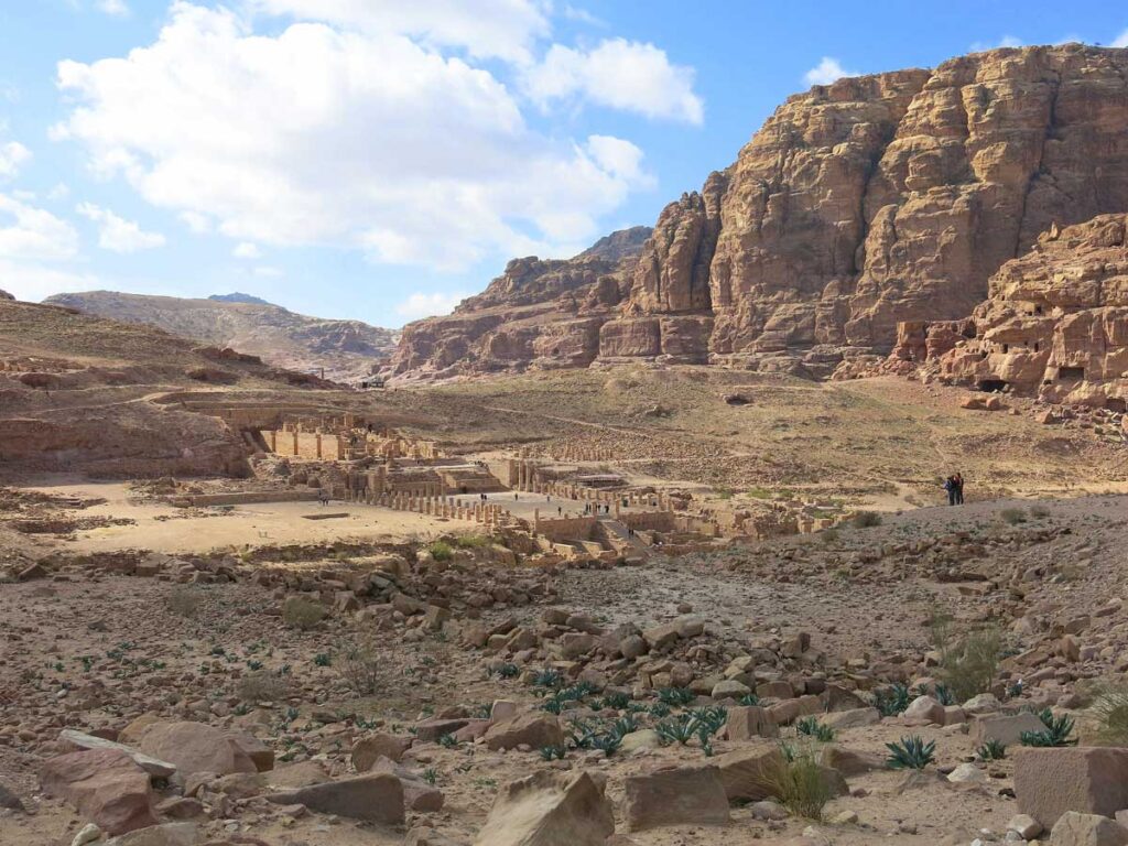 things to see at Petra: Collonaded Street