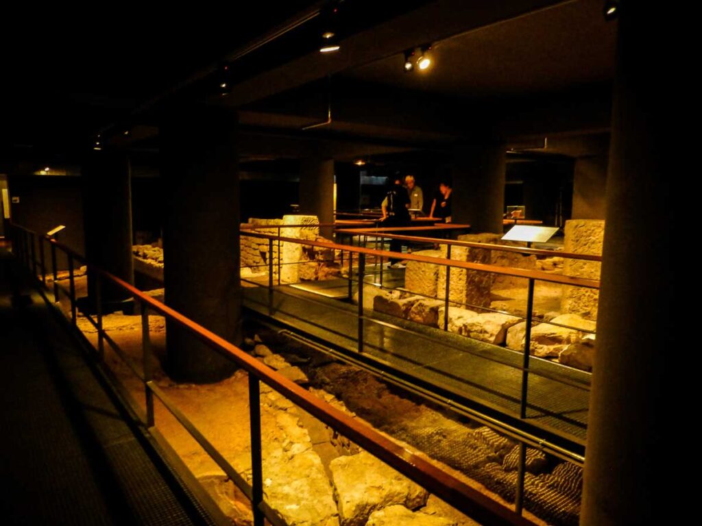 interior of Museu d'Història de Barcelona - Plaça del Rie Location