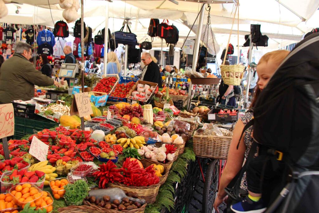 A visit to Campo de' Fiori is a wonderful sensory experience in Rome with a baby