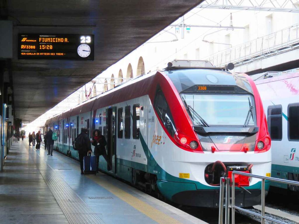 The Leonardo Express train from the Leonardo da Vinci - Fiumicino airport  is one of our top 5 Rome Airport Transportation Options