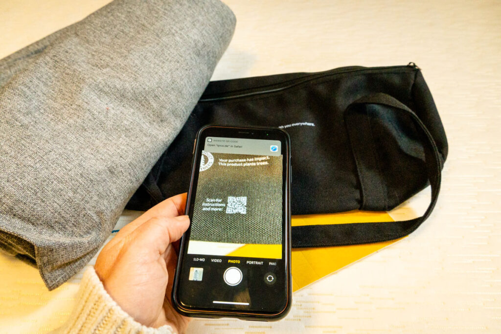 qr code for Sleepout portable blackout curtains on travel bag