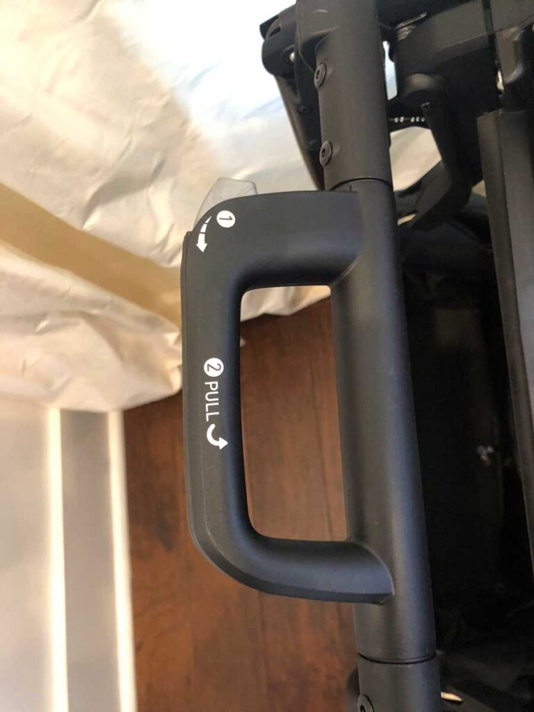 handle to reverse seat on Inglesina Electa Stroller