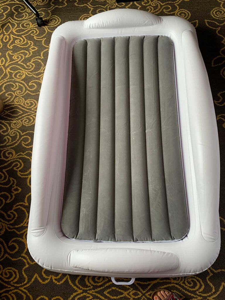 hiccapop toddler bed with inner mattress installed