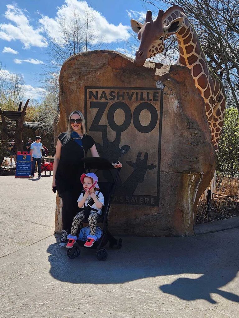 Delta Clutch Stroller is great for Zoos