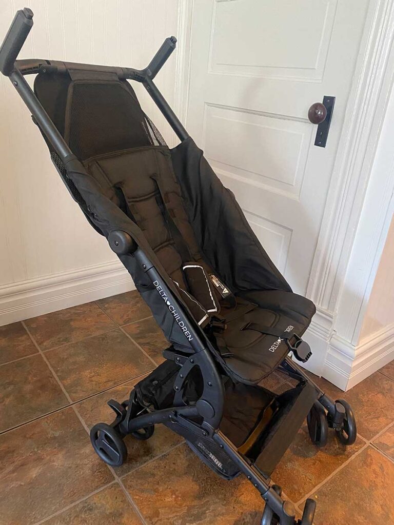 Delta Clutch Travel Stroller for toddlers