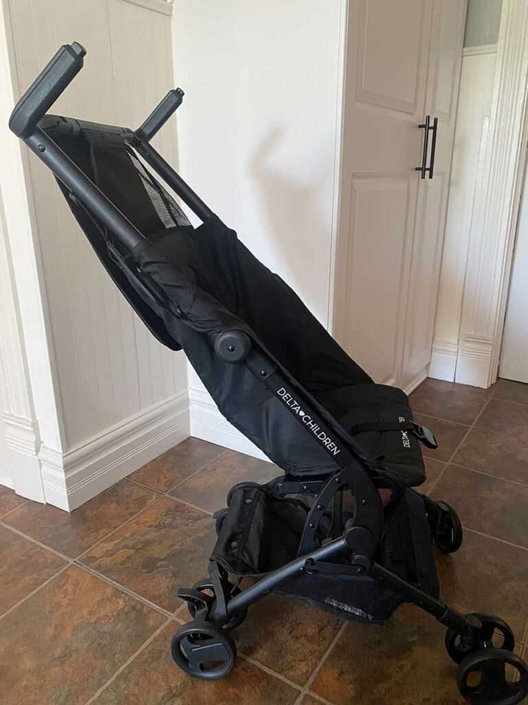 Delta Clutch travel stroller