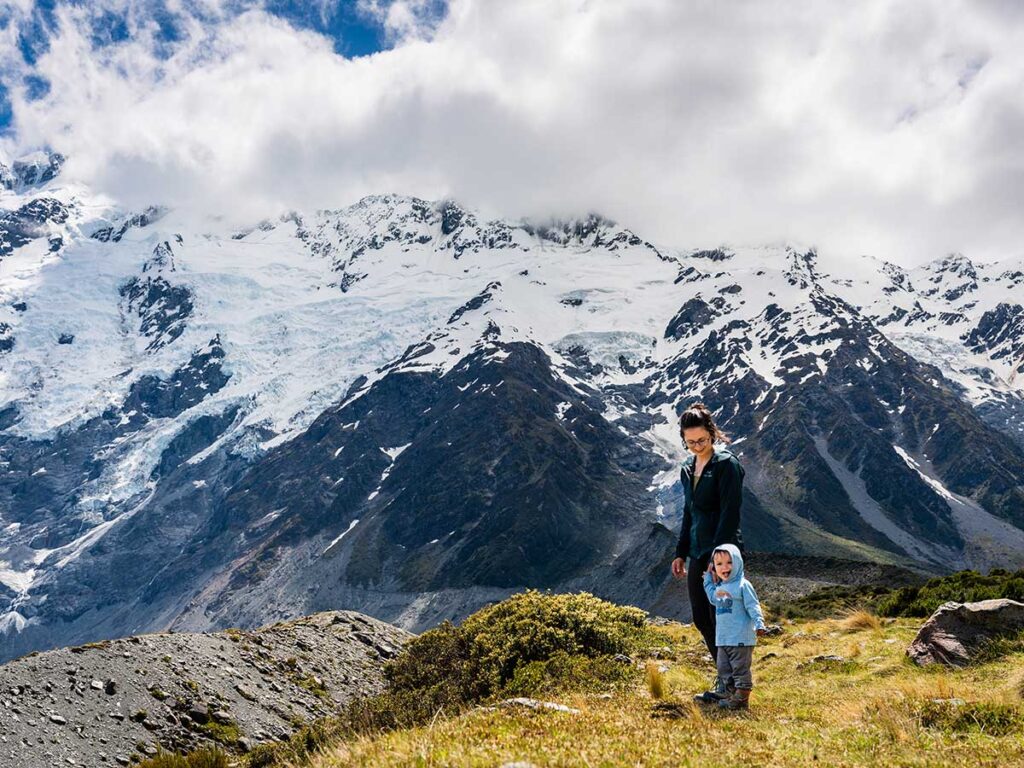 Hooker Valley track - New Zealand with toddler