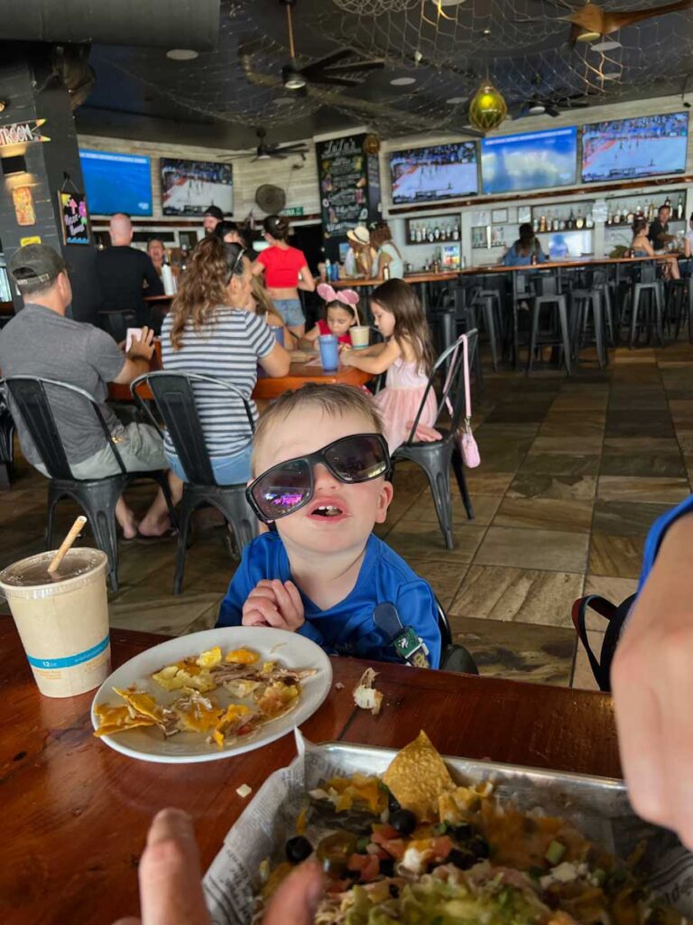 Toddler eating - toddler-friendly restaurants Hawaii