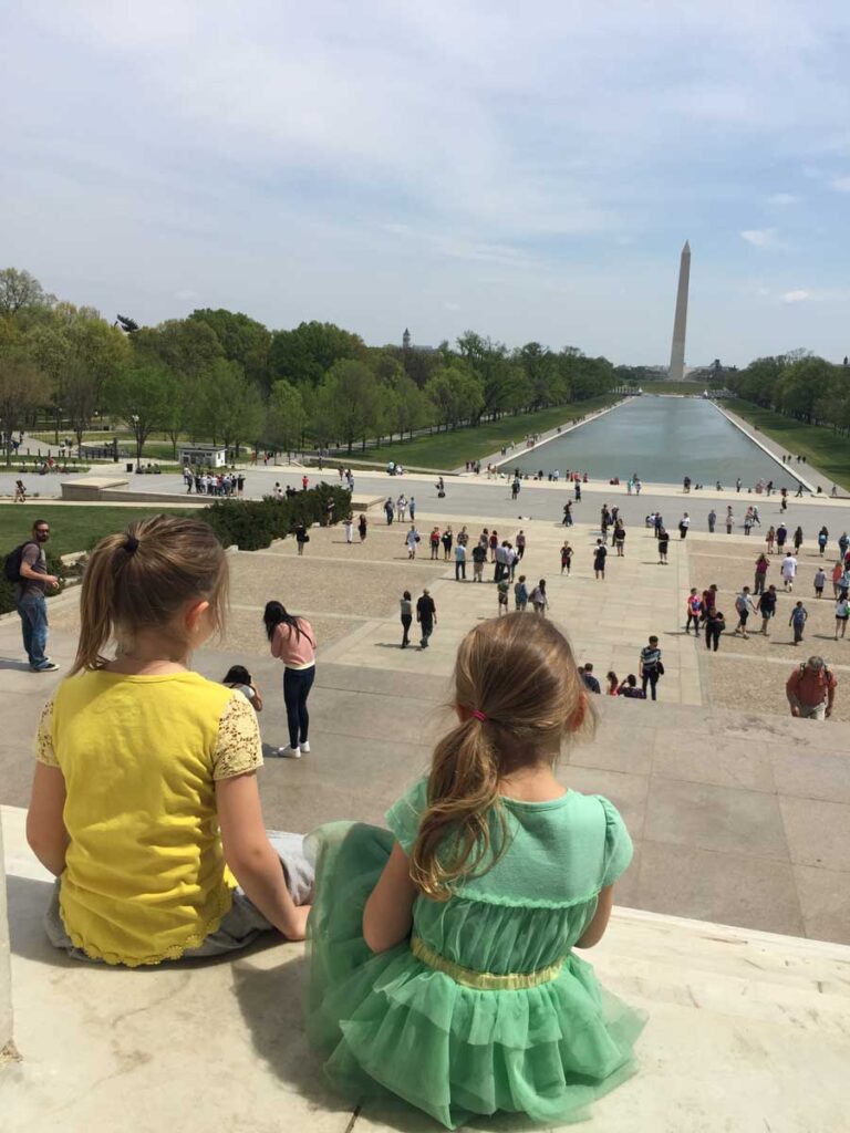 Washington Momument in the background.